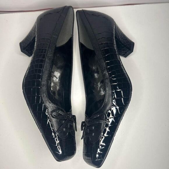 New Without Box J.Renee Black Patent Faux Alligator Block Heels Womens US size 5 - Picture 2 of 3